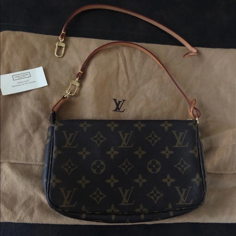 Authentic Louis Vuitton pouchette